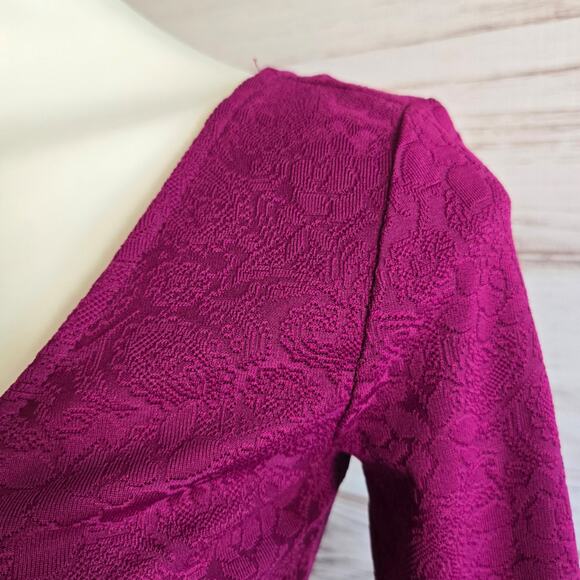 Forever 21 Maroon V Neck 3/4 Sleeve Peplum Shirt 00's Sz Small - Picture 2 of 6